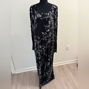 Elegant Black and White Floral Long Sleeve Dress